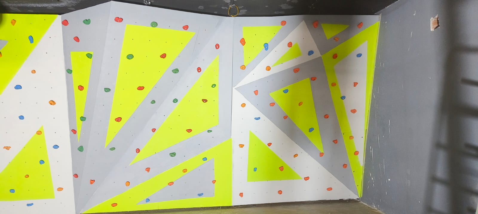 Fitkits Gym – Traverse Climbing Wall for Functional Fitness